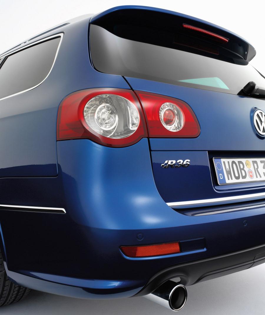  Volkswagen Passat R36 Variant 2007 года  (фото 2 из 23)